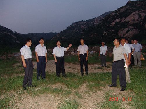 2013年8月12日,市委常委、组织部长陈平到徂徕山革命纪念园调研