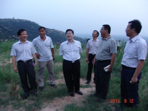 2013年8月12日,市委常委、组织部长陈平到徂徕山革命纪念园调研