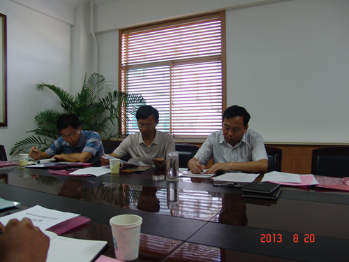 2013年8月20日下午，中共泰安市岱岳区委副书记刘兆泉等到徂徕山纪念园作指导