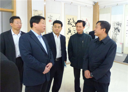 2013年11月8日，山东省副省长孙绍骋赴泰安市社会组织服务中心调研