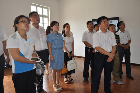 岳峰小学全体党员庆祝建党95周年活动