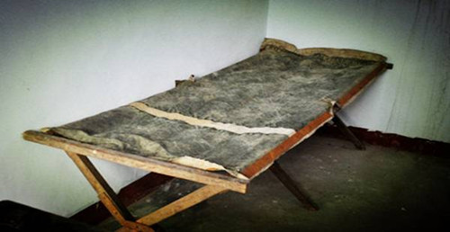 洪涛司令员行军床归馆收藏