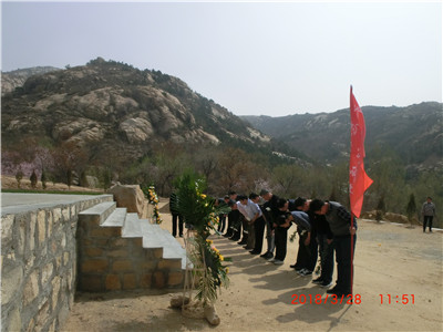 省文物局组织党员到博物馆开展党日活动