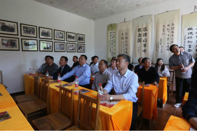 徂汶景区来到博物馆参观