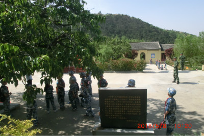 岱岳区新城实验小学来我馆开展“小兵团红色之旅”研学旅行活动