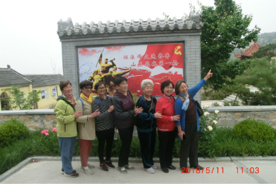 泰安市第二军休所到博物馆开展党日活动