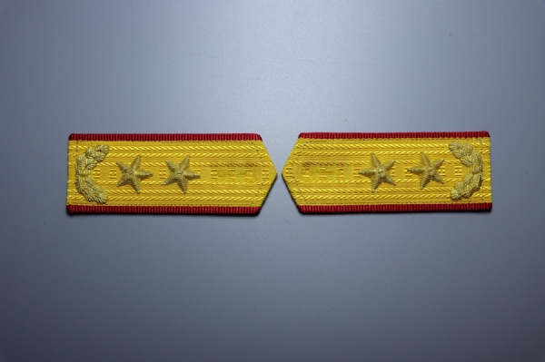 中将肩章